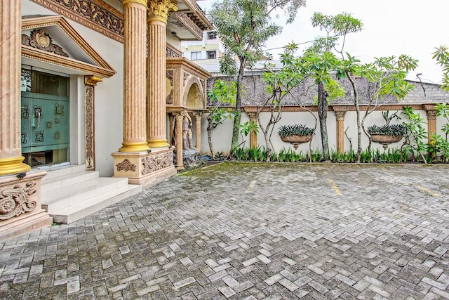 OYO  91785  ホテル  スリカンディ カラサン