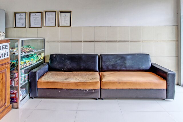 OYO  91785  ホテル  スリカンディ カラサン