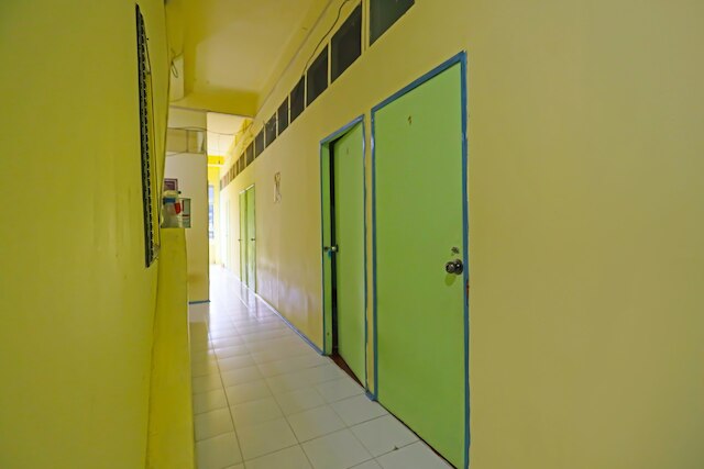 ホテル O ペンギナパン ロラ ニア パサール オレ オレ