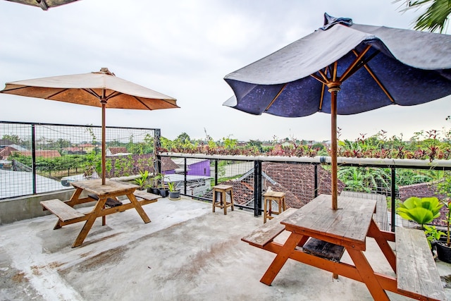 OYO  92256 セントーサ  レジデンス