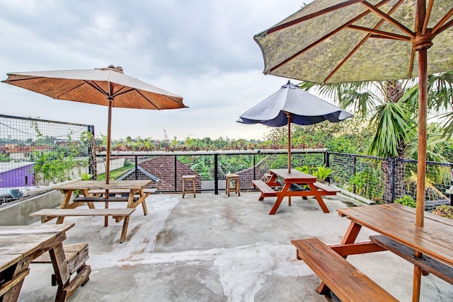 OYO  92256 セントーサ  レジデンス