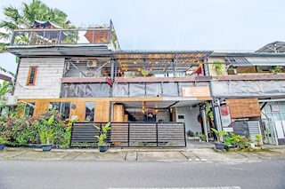 OYO  92256 セントーサ  レジデンス