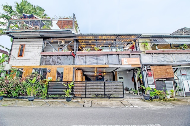 OYO  92256 セントーサ  レジデンス