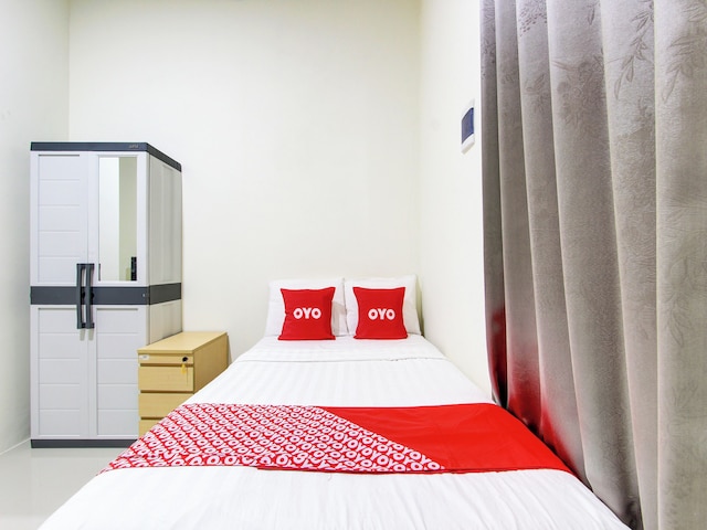 OYO  92477 アヌグラ コステル シャリア