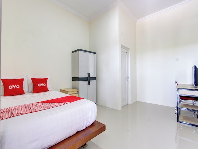 OYO  92477 アヌグラ コステル シャリア