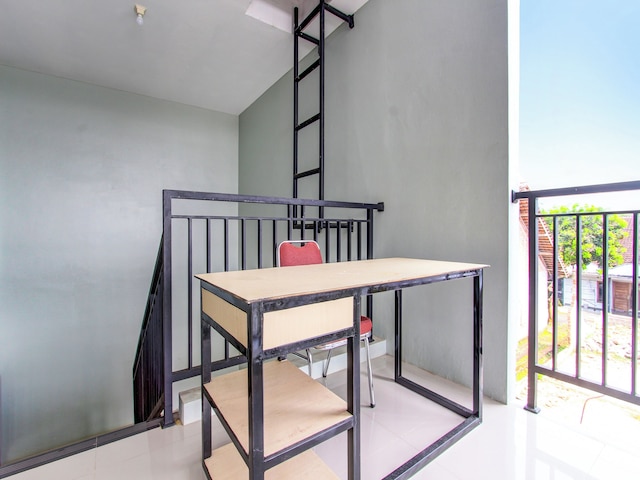 OYO  92477 アヌグラ コステル シャリア