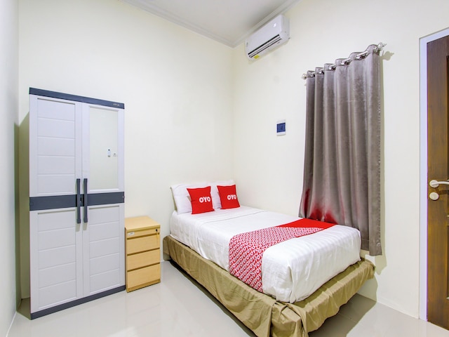 OYO  92477 アヌグラ コステル シャリア