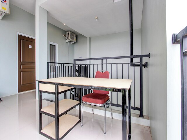 OYO  92477 アヌグラ コステル シャリア