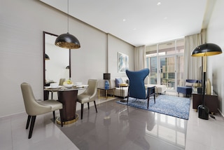 メゾン・プリヴェ - ビジネスベイの素晴らしいアパートメントの大きなバルコニー