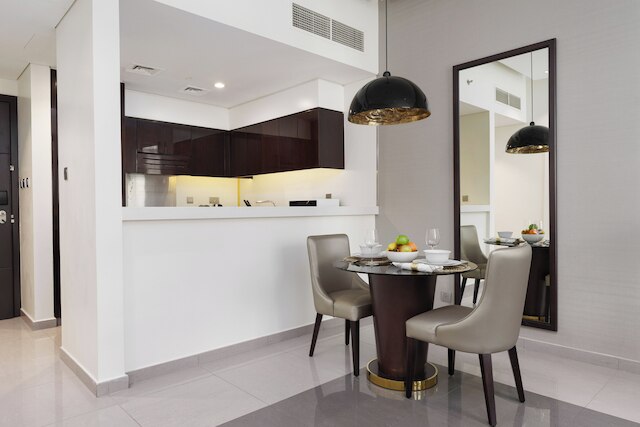 メゾン・プリヴェ - ビジネスベイの素晴らしいアパートメントの大きなバルコニー