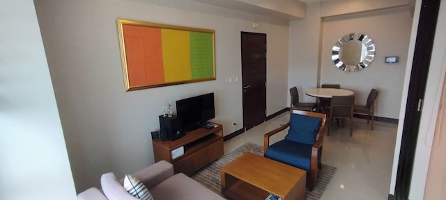 8 ニュータウンブルバード バイ ハイブルームズ