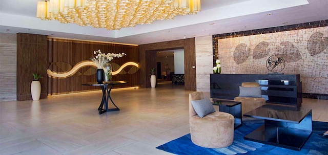 8 ニュータウンブルバード バイ ハイブルームズ