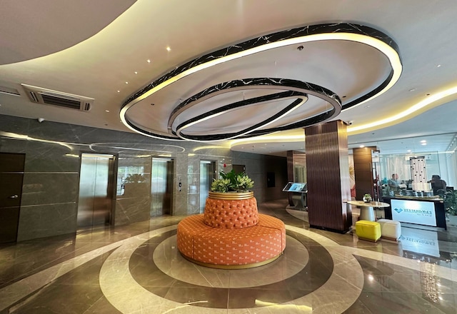 ハヤット スカイ タワーズ