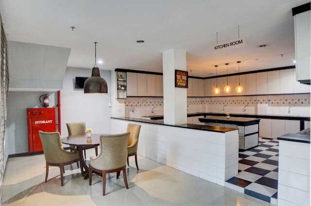 ホテル O ファイネスト ハウス ニア アンプラス バス ターミナル