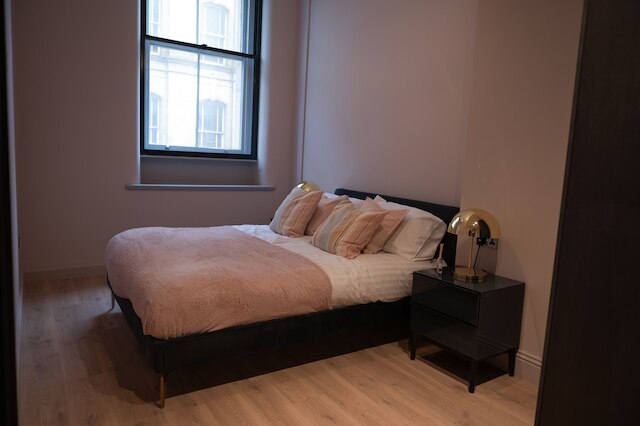 ラグジュアリー スタニング  2ベッド アパートメント シティ センター