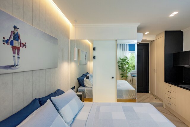 トリプルAアパートメンツ - アリストファノス20