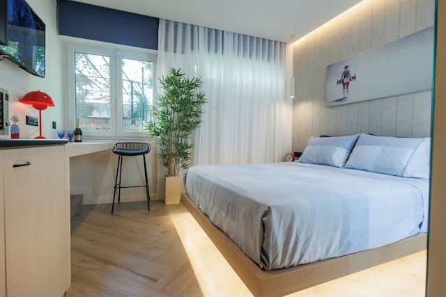 トリプルAアパートメンツ - アリストファノス20