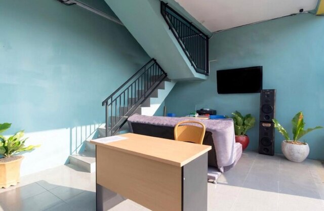 ホテル O ナニー アソカ シャリア ニア アニョン カフェ スタジオ