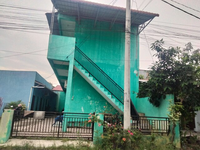 ホテル O ナニー アソカ シャリア ニア アニョン カフェ スタジオ