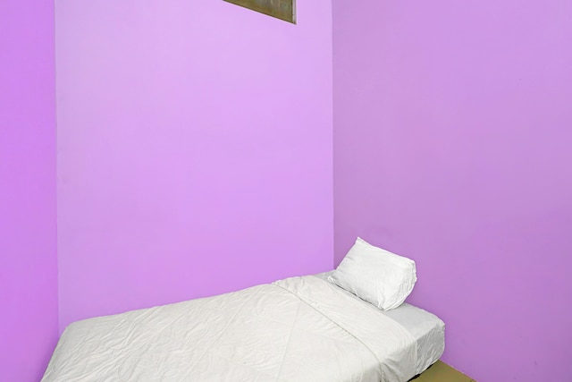 ホテル O パリ シャリア ニア テンパット マカン パギ ソレ ノヒル