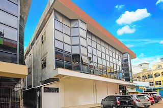 ホテル O パリ シャリア ニア テンパット マカン パギ ソレ ノヒル