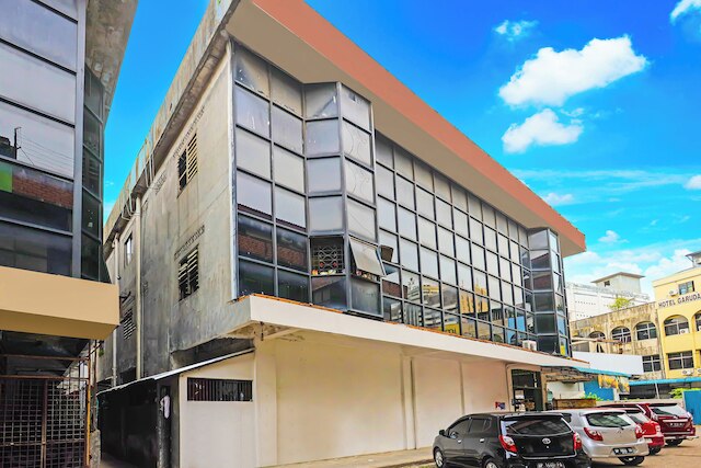 ホテル O パリ シャリア ニア テンパット マカン パギ ソレ ノヒル