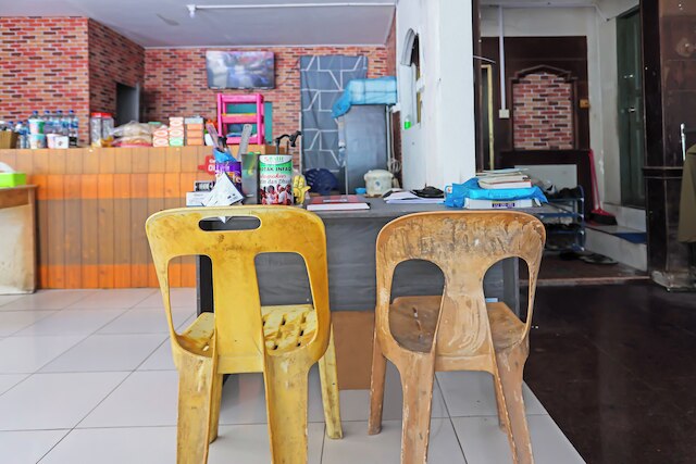 ホテル O パリ シャリア ニア テンパット マカン パギ ソレ ノヒル