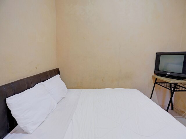 ホテル O ペリタ ステイ ニア アヌグラ シナール ラウタン