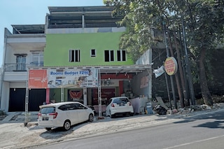 スーパー OYO ライフ 92877 ホテル レインボー 7296