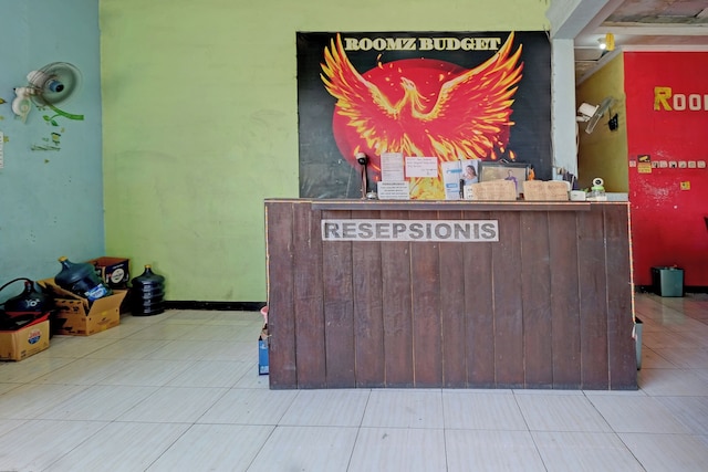 スーパー OYO ライフ 92877 ホテル レインボー 7296