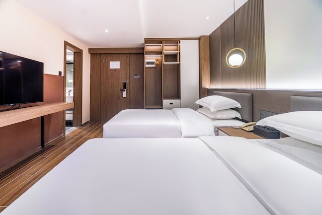 Ruifeng Hotel Railway Station Store