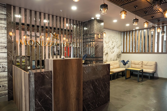 モネッザ マルテペ レジダンス