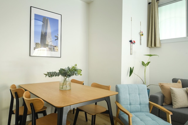 シンプルリビングインテルアビブバイシーエヌレント