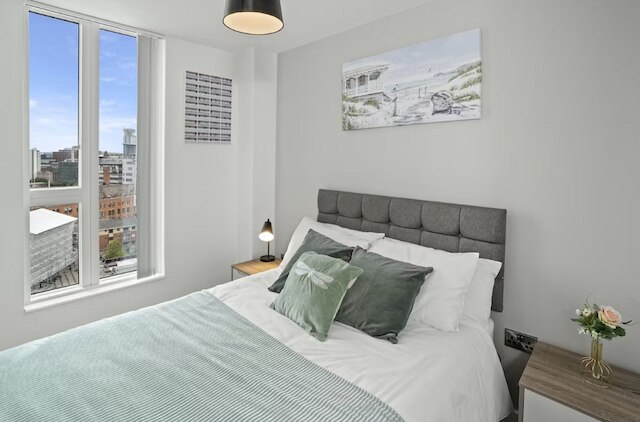 インビティング 2  ベッド  アパートメント イン マンチェスター