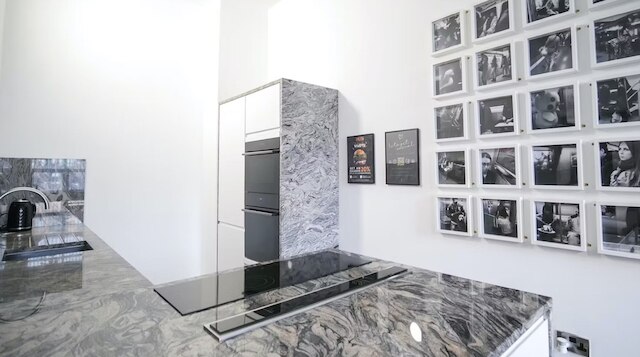 1 ベッド ロフト アパートメント フリー パーキング セントラル