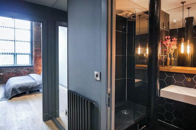 1 ベッド ロフト アパートメント フリー パーキング セントラル