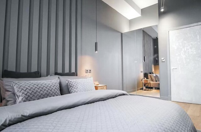 1 ベッド ロフト アパートメント フリー パーキング セントラル