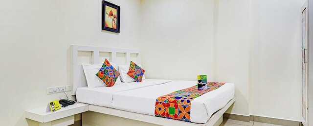 ファブホテル ザ ブラウン ツリー