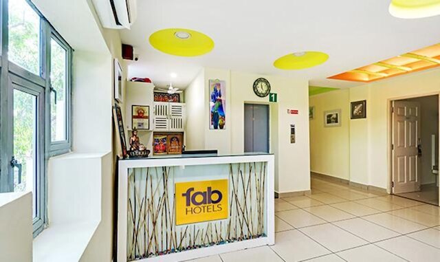 ファブホテル ザ ブラウン ツリー