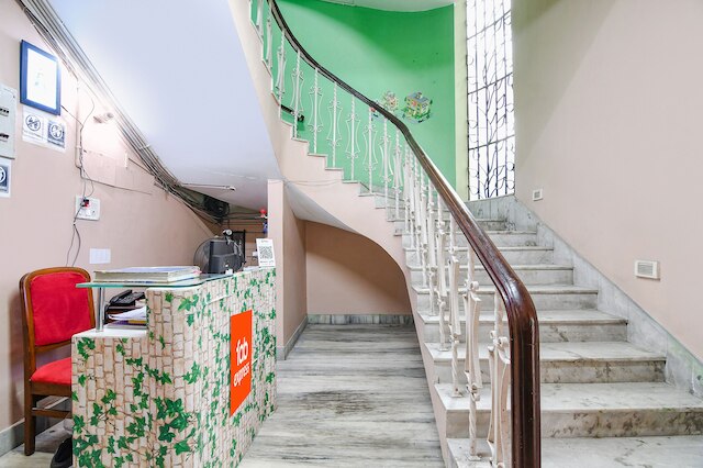 ファブエクスプレス カルナモイー リージェンシー