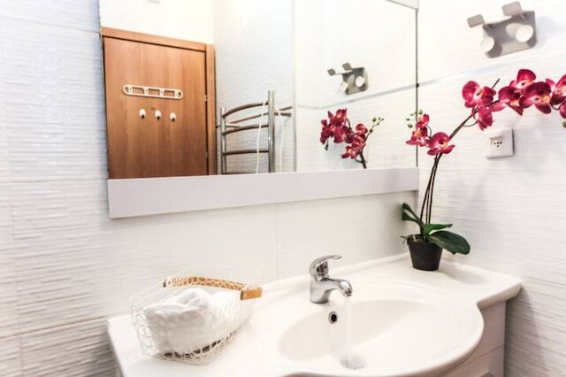 海とカーメルマーケット近くのアパート