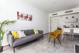 ビーチから歩いて行けるモダンなアパートメント