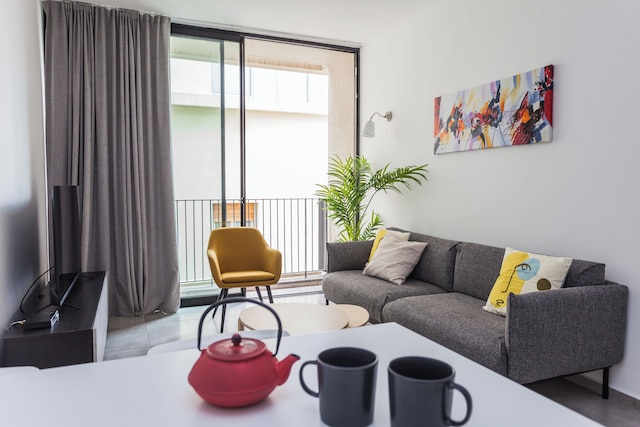 ビーチから歩いて行けるモダンなアパートメント