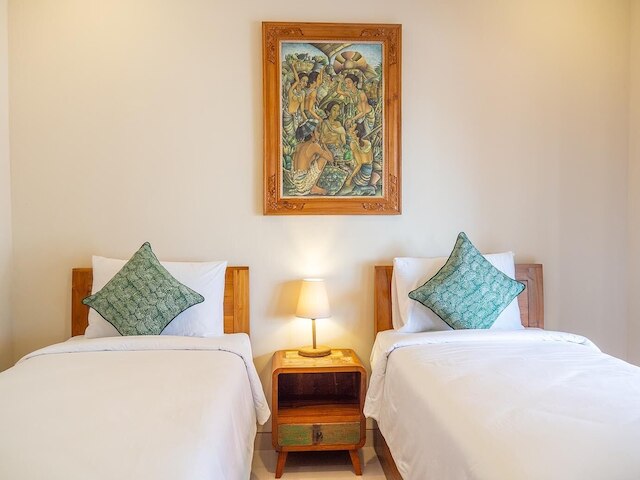 アルマスタウブド