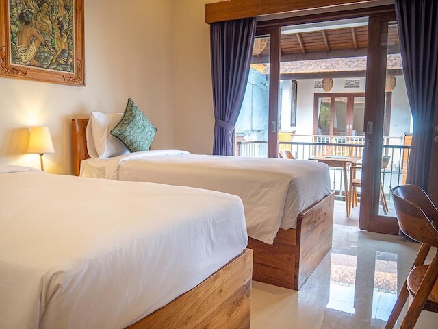 アルマスタウブド