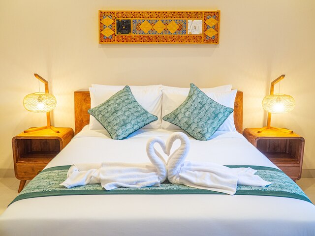 アルマスタウブド