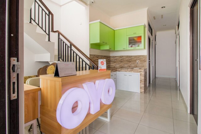 OYO  3256 ルコスト I8