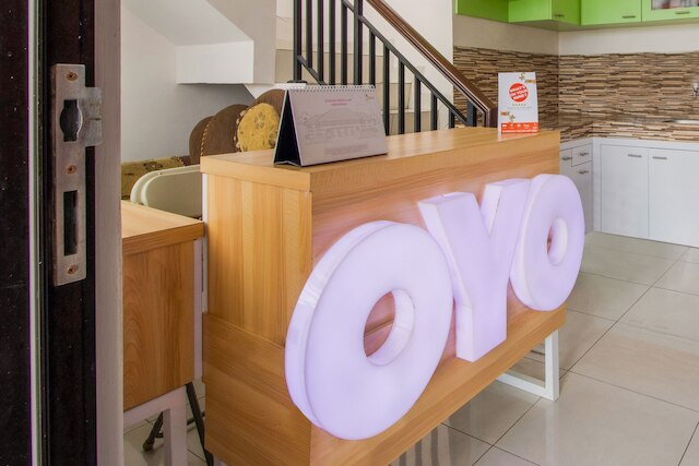 OYO  3256 ルコスト I8