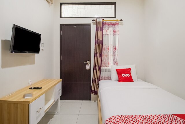 OYO  3256 ルコスト I8