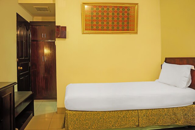 コレクション O 92690 ホテル リマス